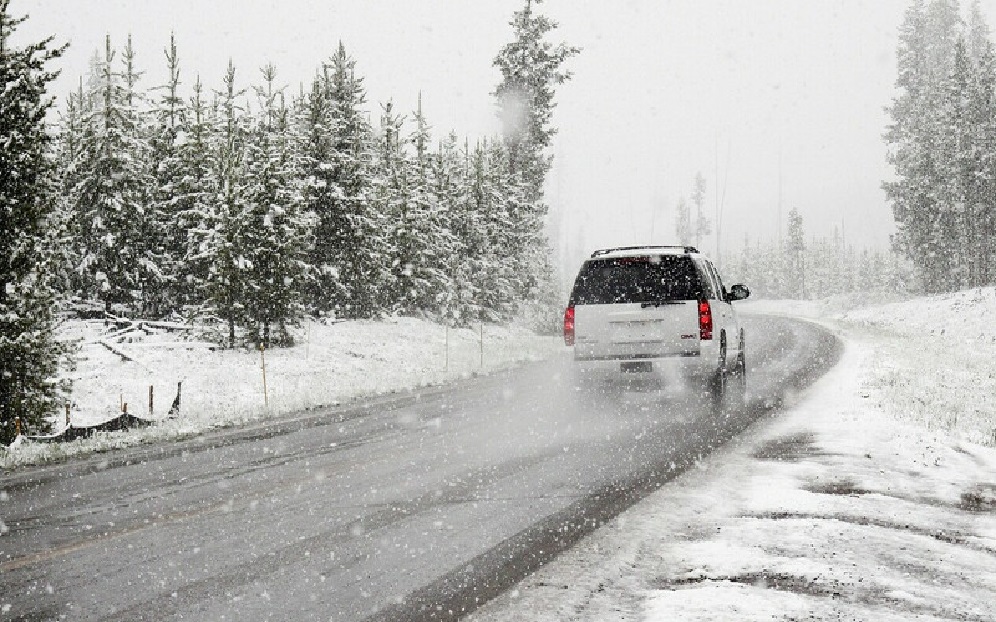 Снег и штормовой ветер прогнозируют синоптики на западе Казахстана 13 декабря